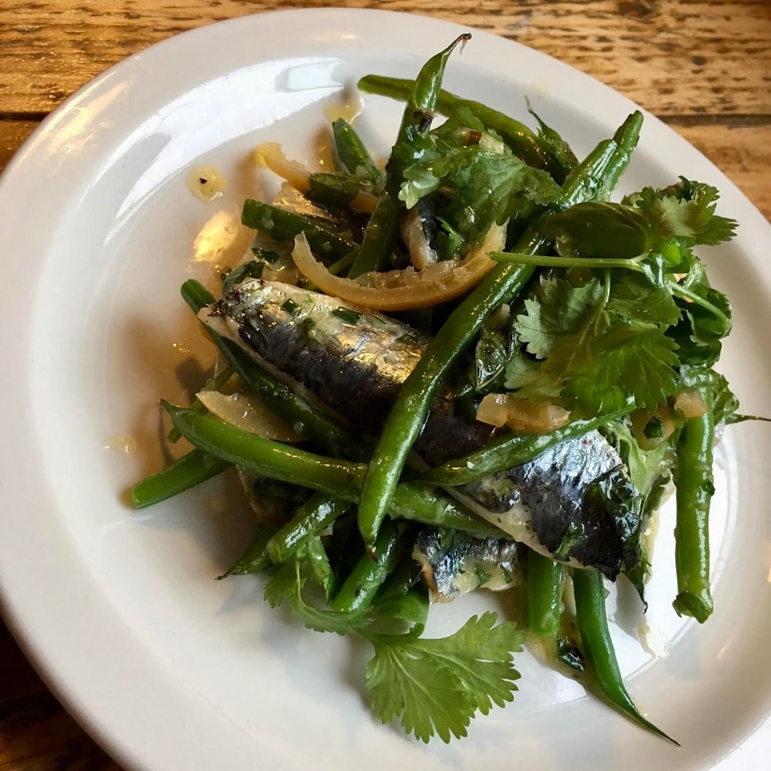 Wonderfully fresh, baked sardines from Cornwall served with fine beans, preserved lemon, mint, and coriander.  On at Walcot Street now.
#batheats #freshfishdaily