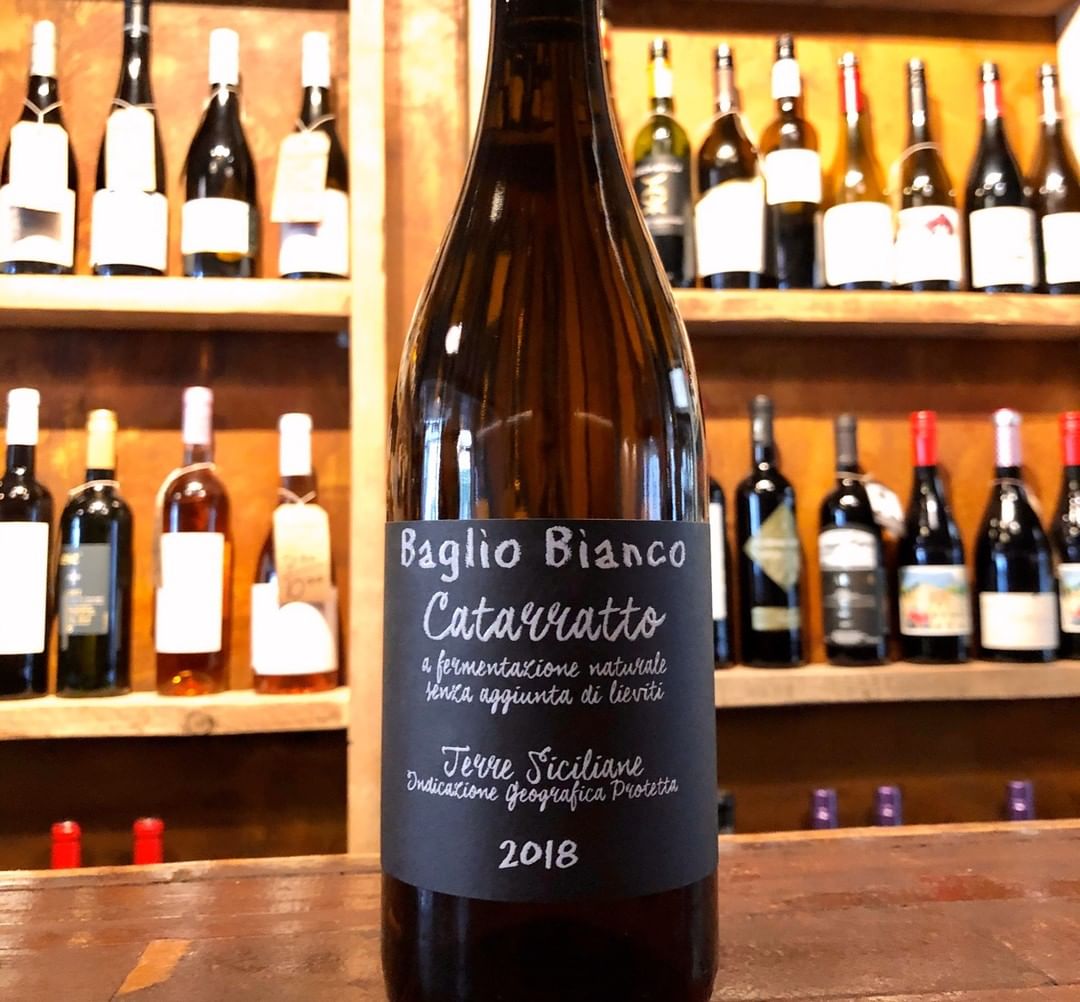 We all know the future’s bright and possibly orange to boot. At Corkage we are firmly in the Orange camp. Try this from our brand new list – a scrumptious and textured Catarratto from Sicily. Sun-soaked and full of clove, pear and ginger. #lescavesdepyrenes