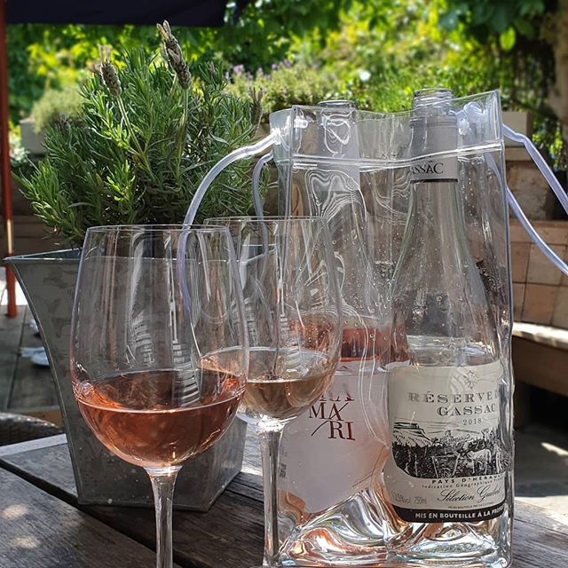 We’re delivering your bank holiday wine this weekend – pop onto our website and check out our Off Sales Wine List.10% off for 6 or more bottles and free local delivery. Or collect and we can arrange with a you.
Email us your order to chapelrow@corkagebath.com 
Thank you!
@corkagebath @thepigguide @keepingbathafloat #corkagebath #wine #keepingbathafloat